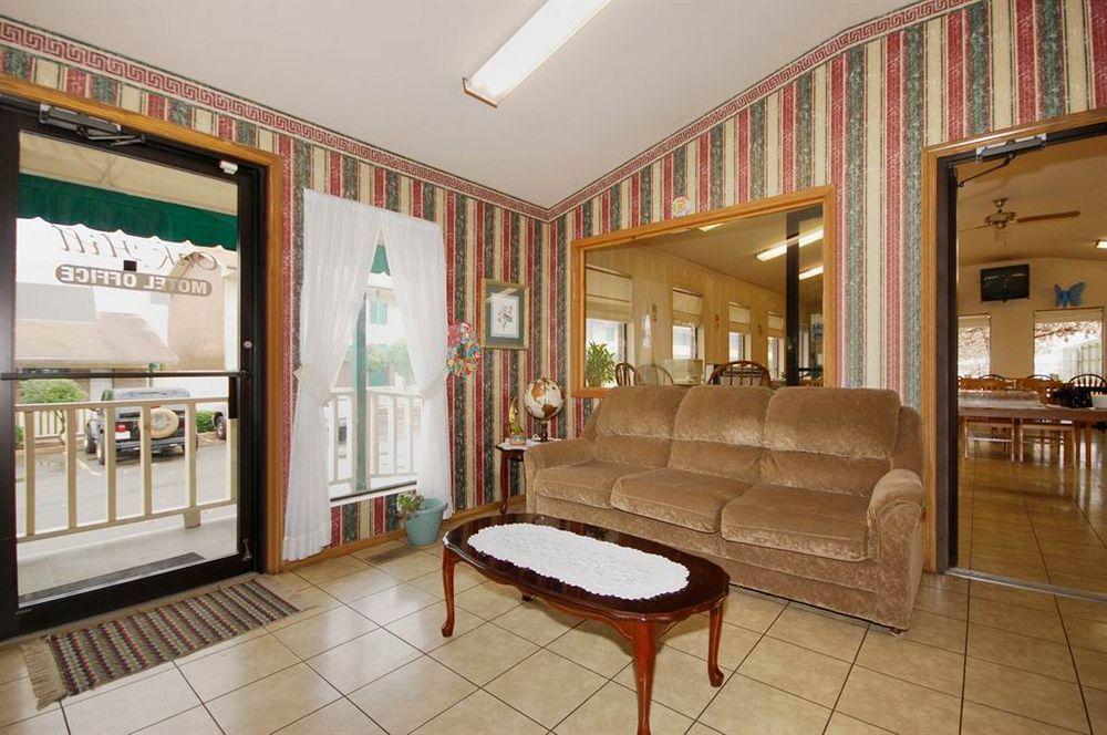 Oak Hill Inn And Suites Tahlequah Buitenkant foto